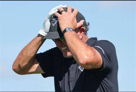 phil mickelson wife divorce.